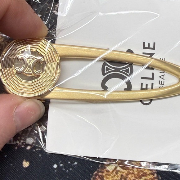 Celine Beaute Elegant Gold Hair Clip - Picture 2 of 4